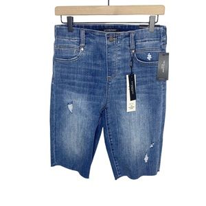 NWT Liverpool Jeans the Gia Glider frayed hem shorts Bermuda shorts distressed